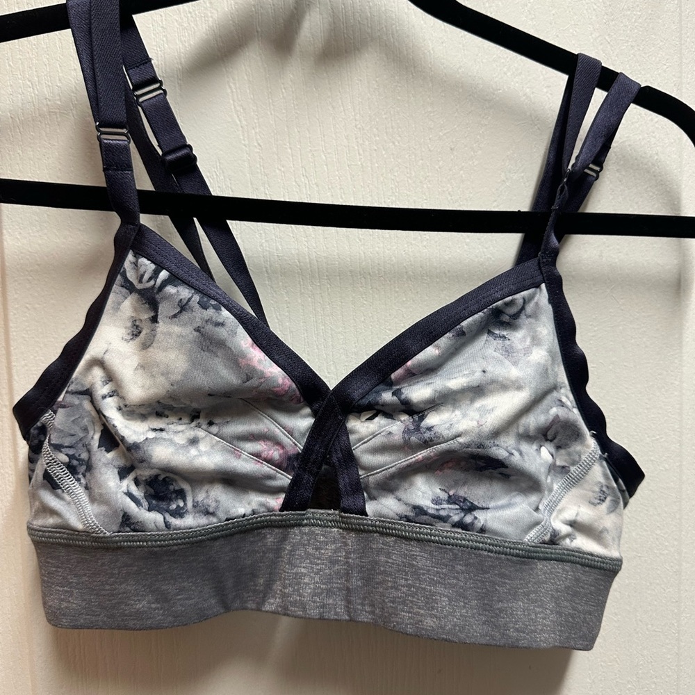 Lululemon Women's Gray and Black Strappy Bralette size 8/ NWOT#210